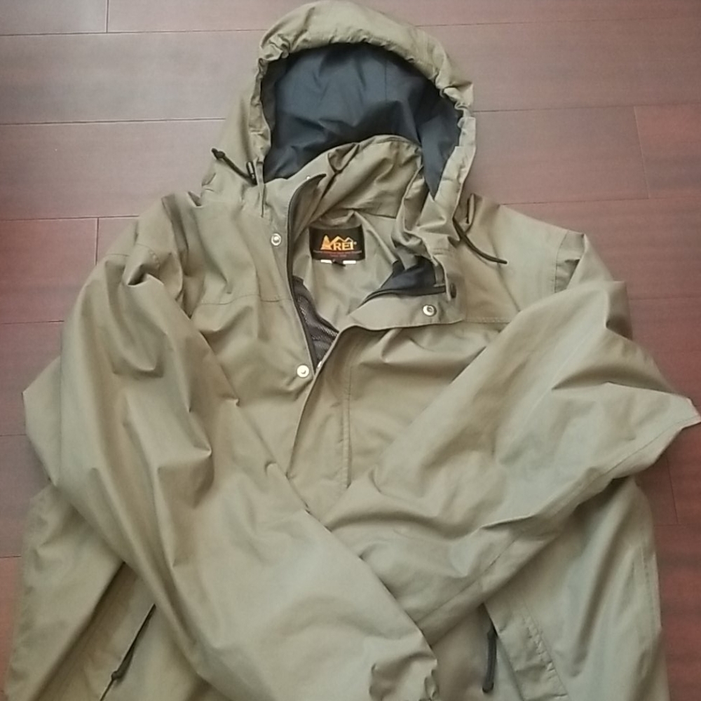 REI Lightweight raincoat - Mens Large
